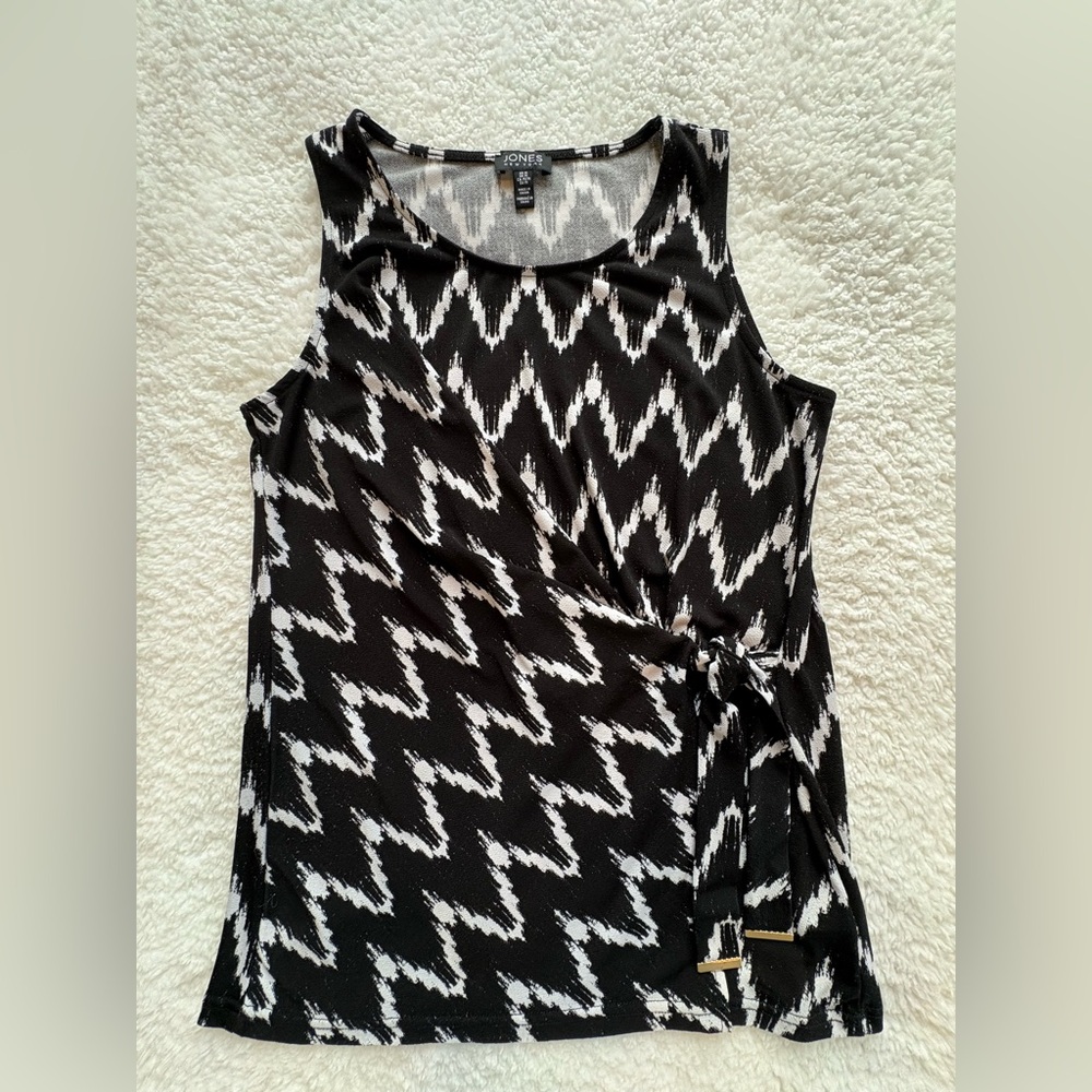 Jones New York Sleeveless Faux Wrap Top - Size Medium